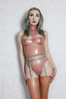 Styling of the O-ring latex-lace suspender belt with adjustable straps